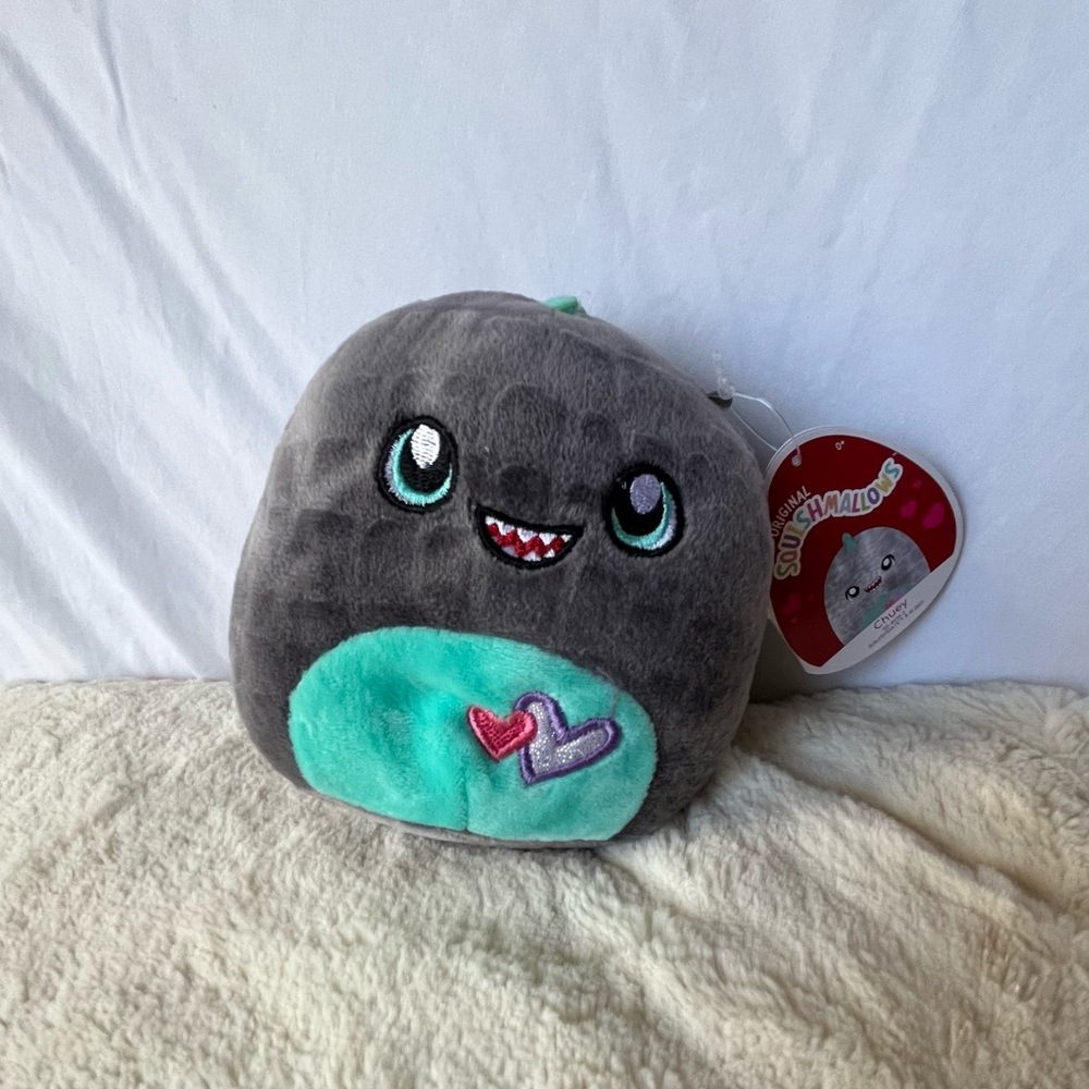 Squishmallow Chuey the T-Rex